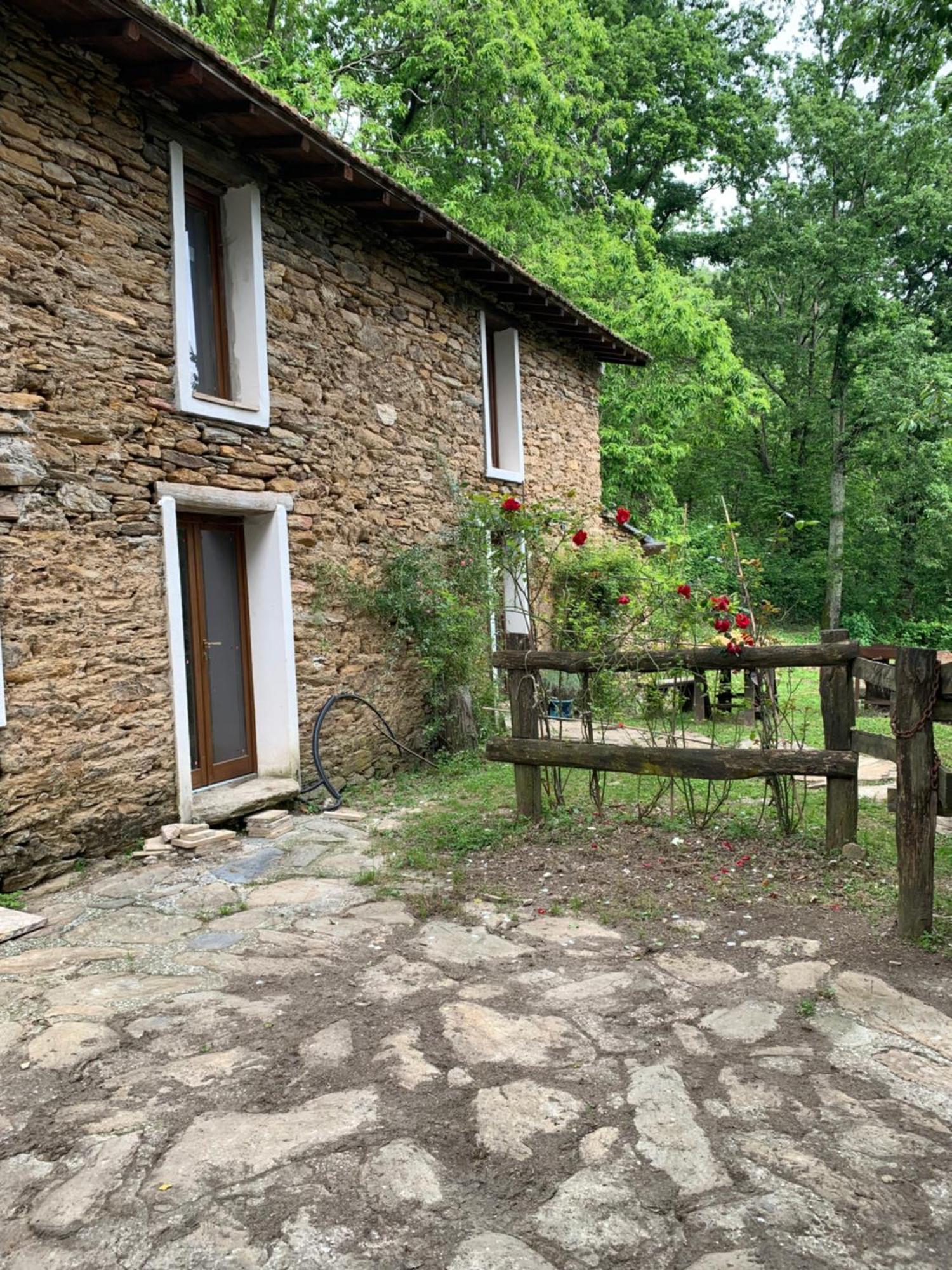 Centro Trekking A Cavallo Monte Brugiana Hostal Massa  Exterior foto